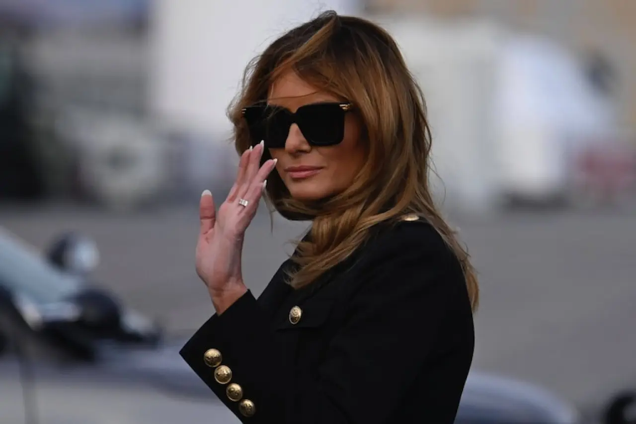 "Melania compte les minutes qui la séparent d'un divorce avec Donald Trump"  - La DH/Les Sports+