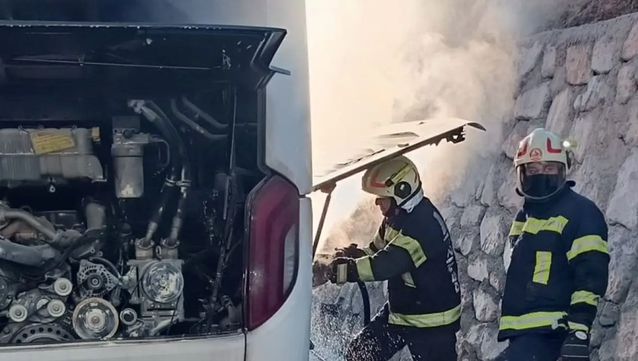 Denizli'de yolcu otobüsünde yangın