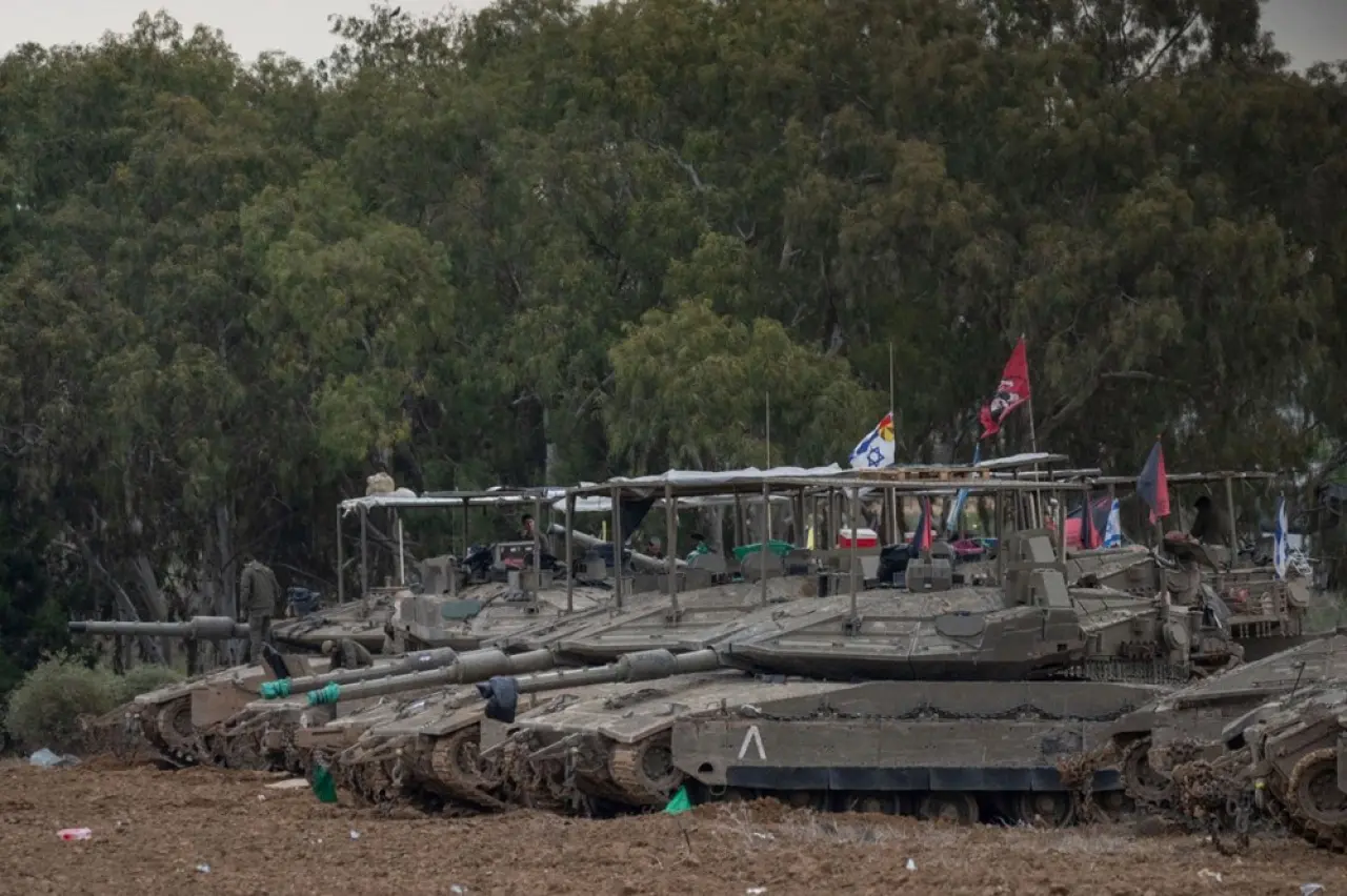 Gazze’de korkutan hareketlilik: İsrail uçakları
alçaktan uçuyor, Filistinliler erzak stokluyor - 1