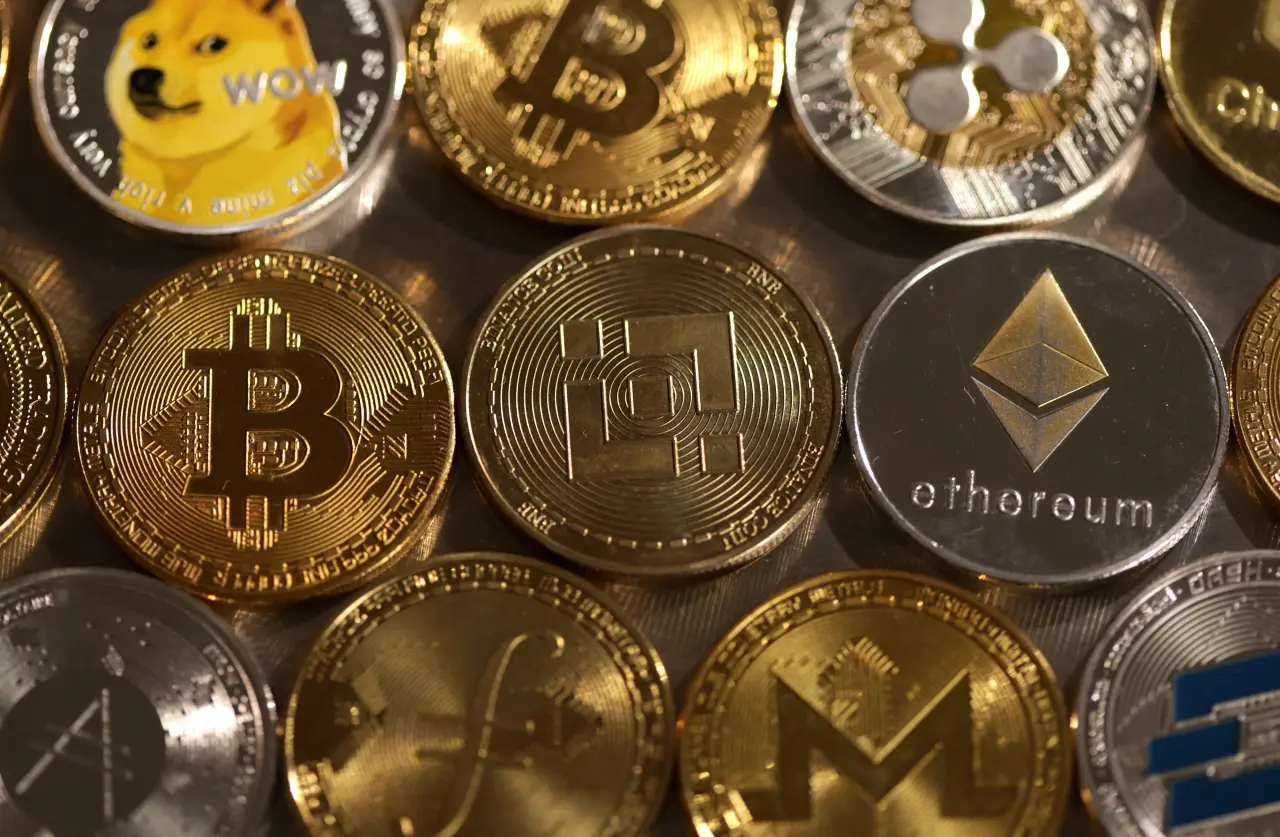 eToro to shut down nearly all crypto trading in settlement with US SEC |  Reuters