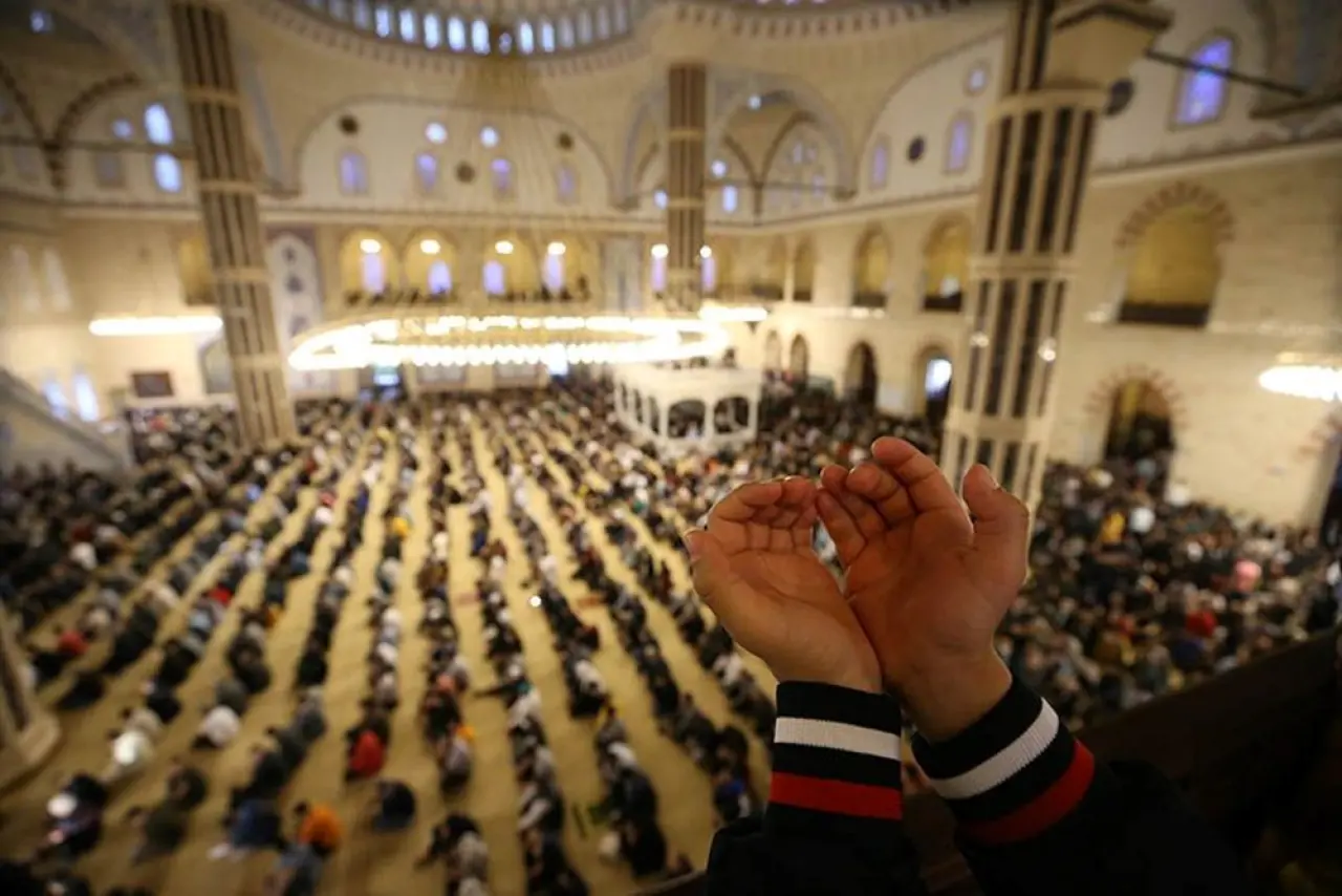 Teravih namazı bugün saat kaçta kılınacak? İstanbul, Ankara, İzmir ve tüm  illerin teravih namazı saatleri (11 Mart teravih namazı saatleri) - Son  Dakika Türkiye Haberleri | NTV Haber