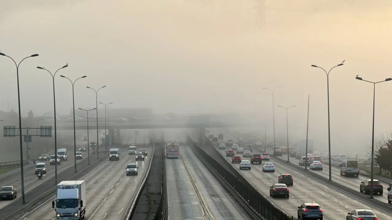 İstanbul'da sis etkili oluyor: Boğaz'da gemi trafiği durduruldu - 3