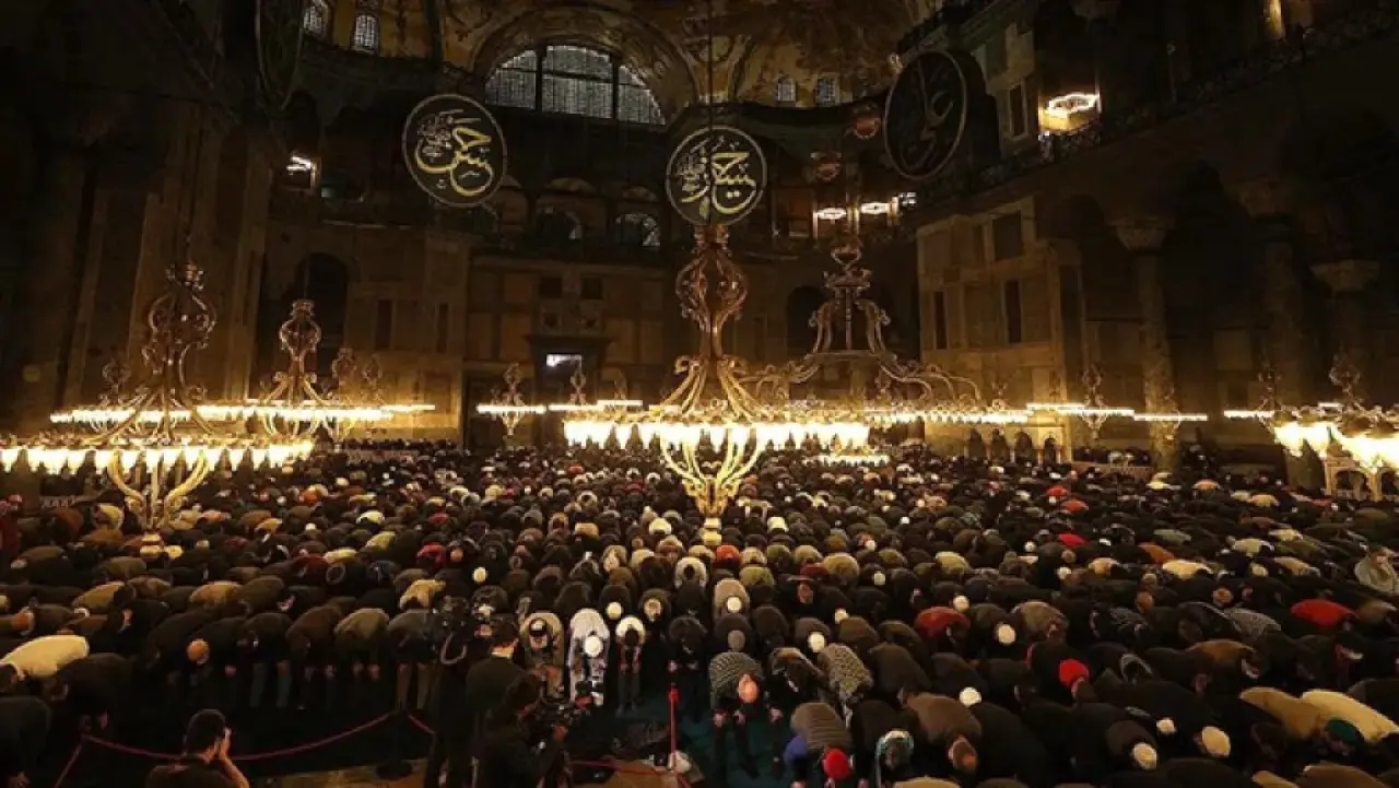 Ramazan'ın ilk teravih namazı ne zaman kılınacak? İstanbul, Ankara ve İzmir  teravih saatleri - EKOTÜRK