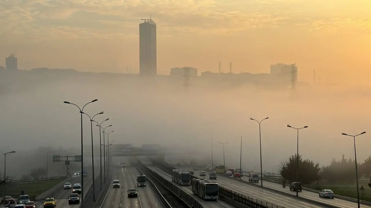 İstanbul'da sis etkili oluyor: Boğaz'da gemi trafiği durduruldu - 5