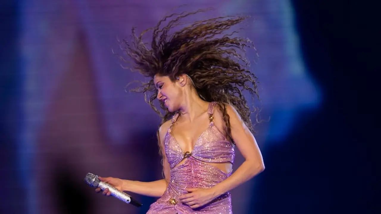 Shakira hospitalized, cancels concert in Lima