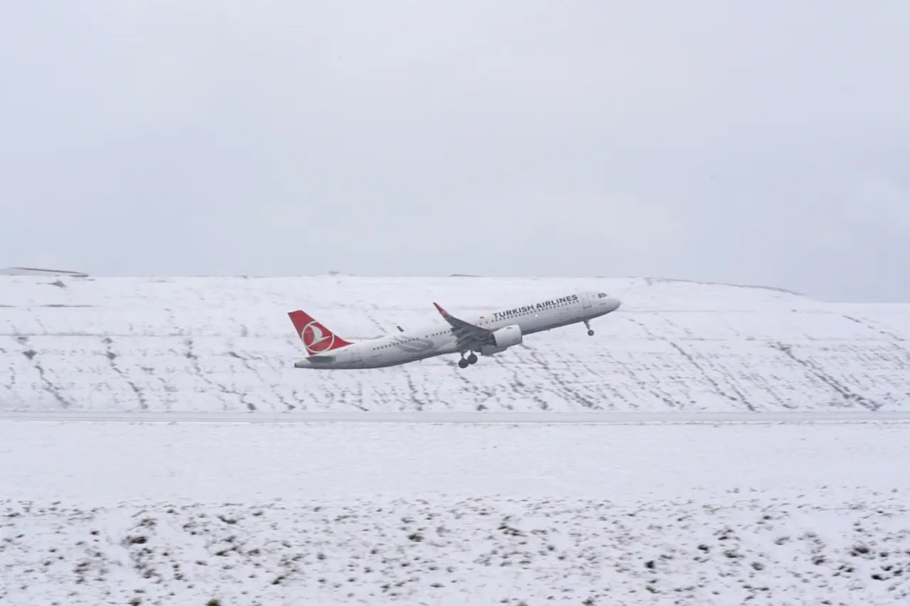 İstanbul'da Beklenen Kar Yağışı için Tüm Önlemler Alındı. | Sivil Havacılık  Genel Müdürlüğü