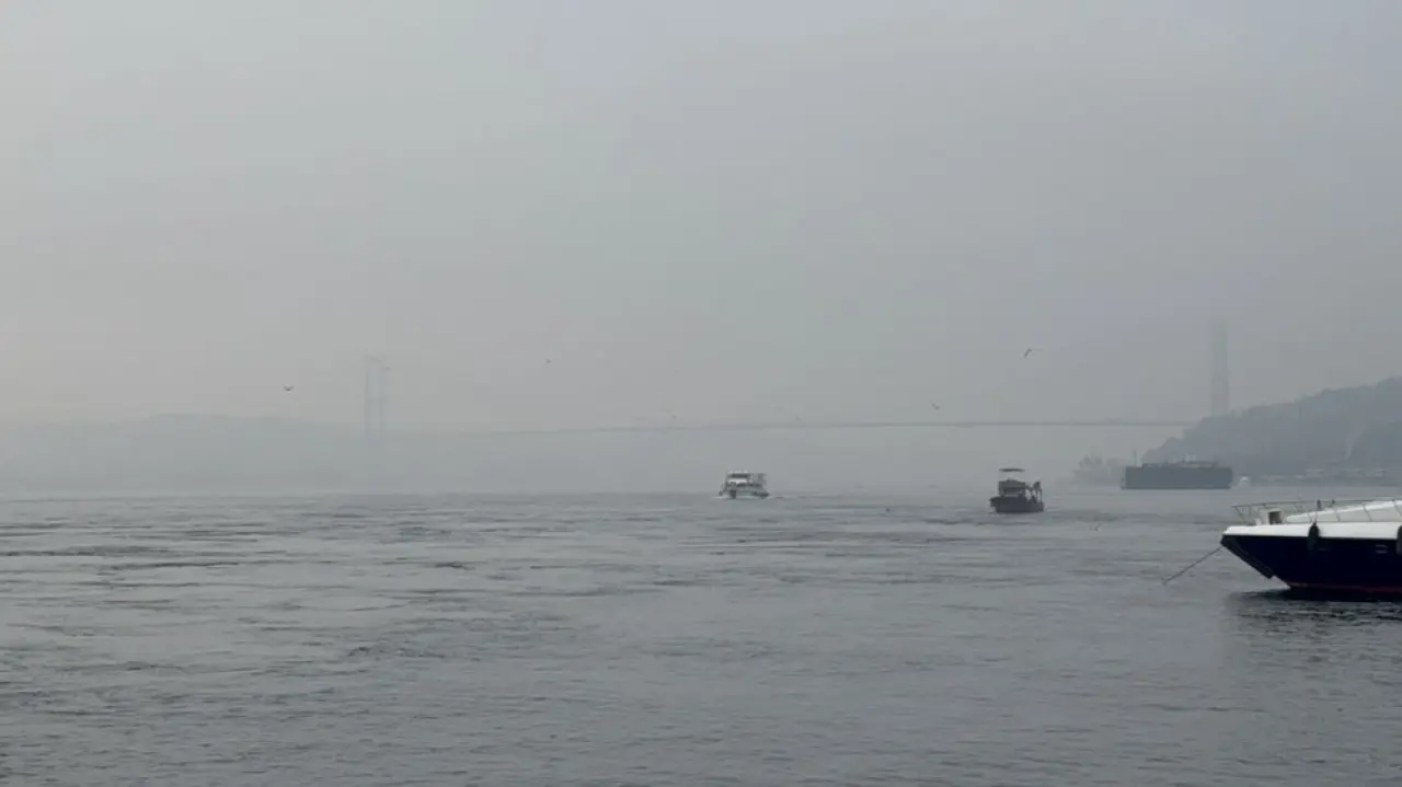 İstanbul'da sis etkili oluyor: Boğaz'da gemi trafiği durduruldu - 4