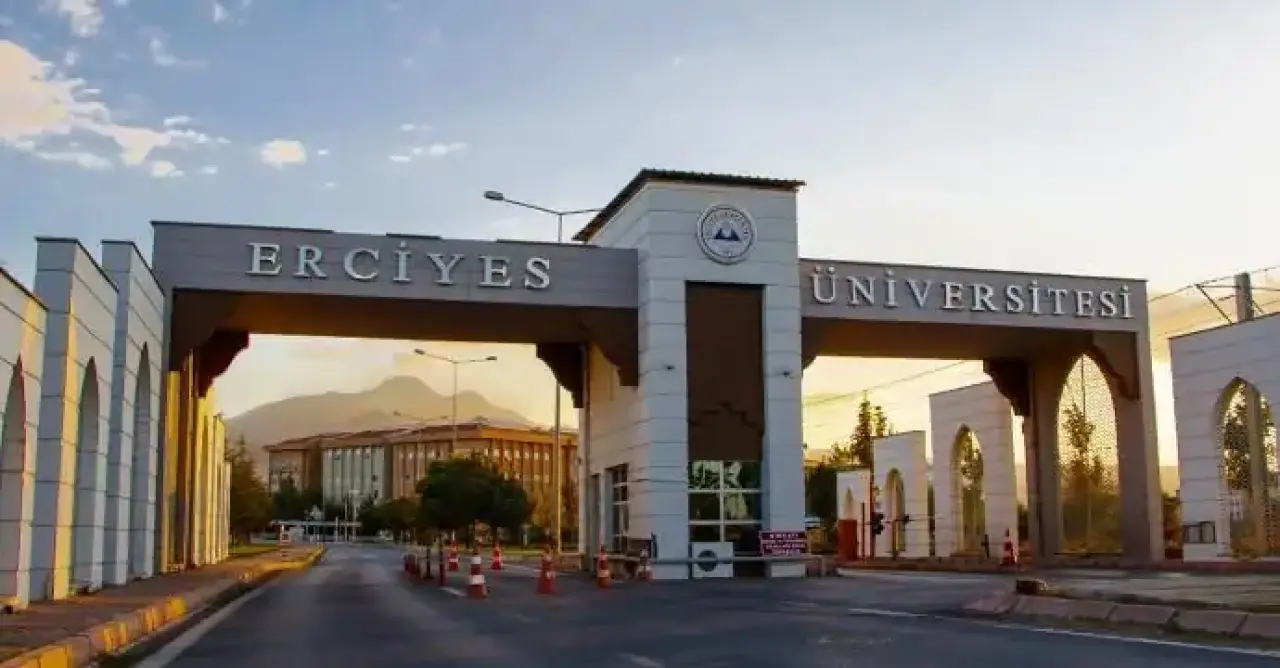 Erciyes Üniversitesi Eğitimi Ve Öğrenci Hayatı - Eğiticinin Eğitimi